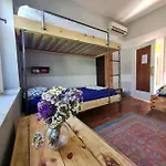 אכסניה Milingona Center *
