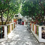 Milingona Center אכסניה *
