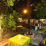 Milingona Center אכסניה טיראנה