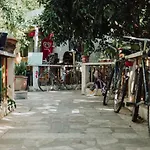Milingona Center אכסניה *