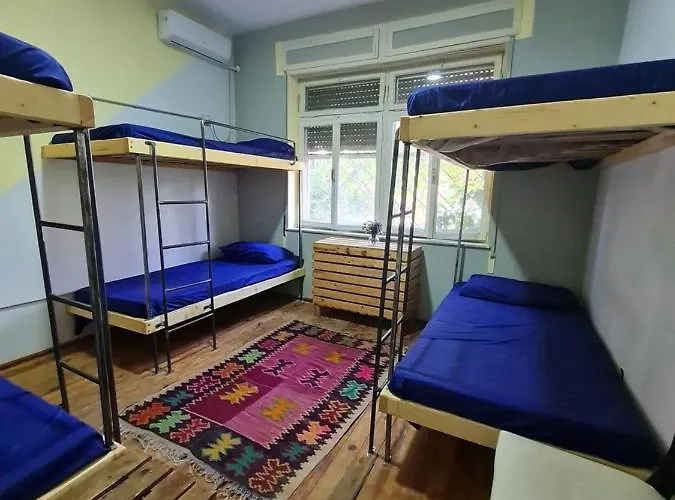 אכסניה Milingona Center *