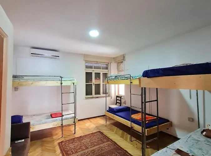 Milingona Center אכסניה *