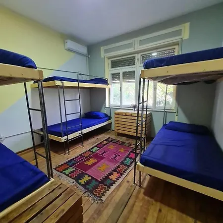 Milingona Center Ostello Tirana