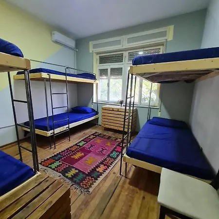 Hostel Milingona Center *