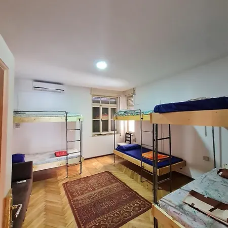 Milingona Center Hostel *