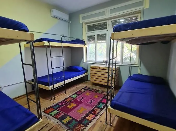 Milingona Center Vandrerhjem Tirana