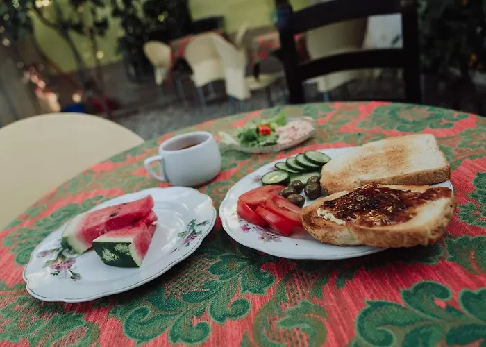 Milingona Center Hostal Tirana